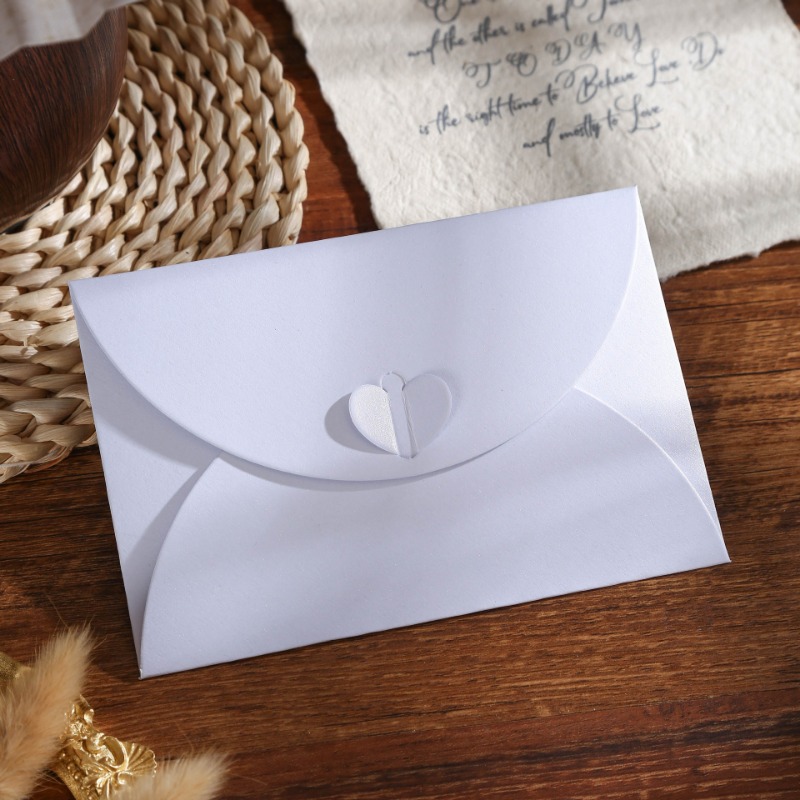 高級真珠光沢紙封筒、ハート型バックル付き、創造的な折りたたみ - Wedding Packaging のレビューと価格