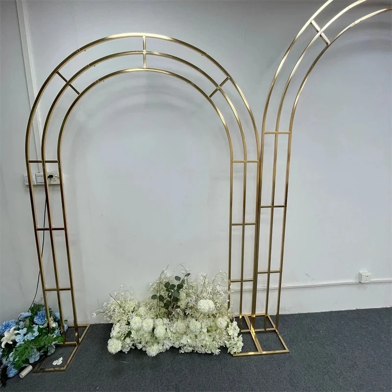 メタリックゴールドのウェディングアーチスタンド、ウェディング - Wedding Decor Supply Store のレビューと価格