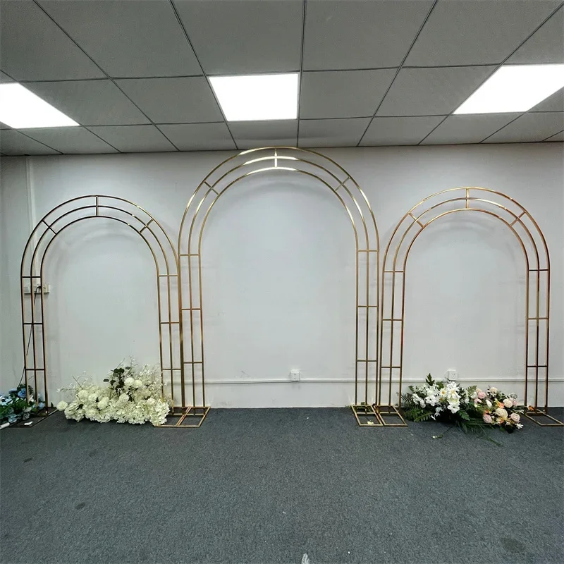 メタリックゴールドのウェディングアーチスタンド、ウェディング - Wedding Decor Supply Store のレビューと価格